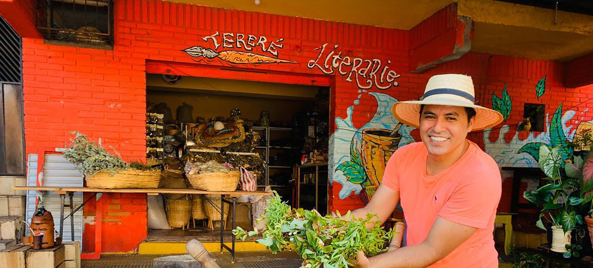 Tereré, una bebida fría que se toma al calor de amistad