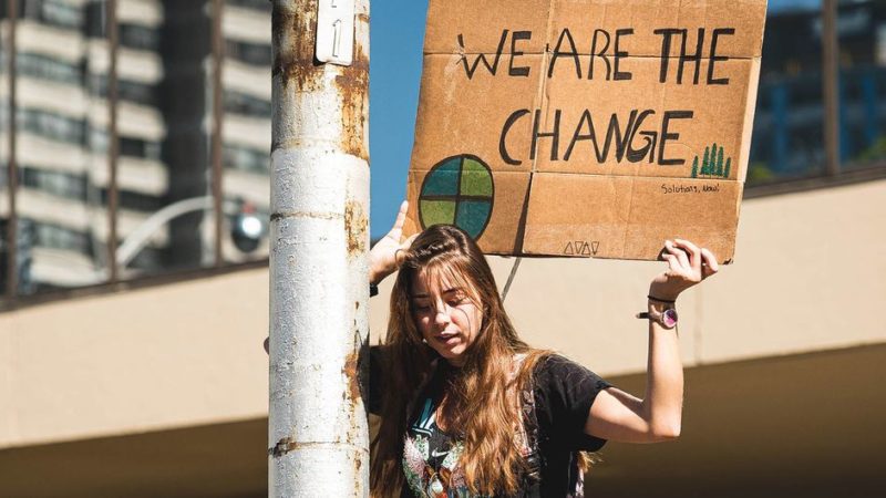 Los jóvenes necesitan ser vistos y escuchados, hacen falta en la vida pública