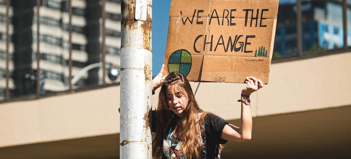 Los jóvenes necesitan ser vistos y escuchados, hacen falta en la vida pública