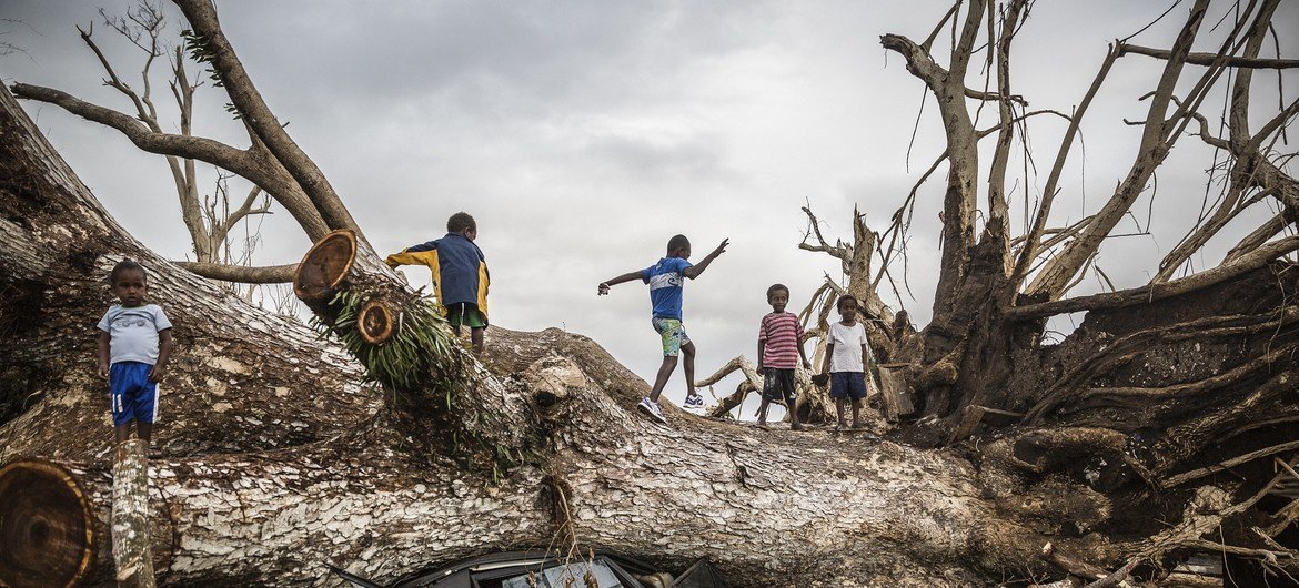 Una nueva iniciativa de UNICEF busca proteger a los niños de los riesgos de desastres climáticos