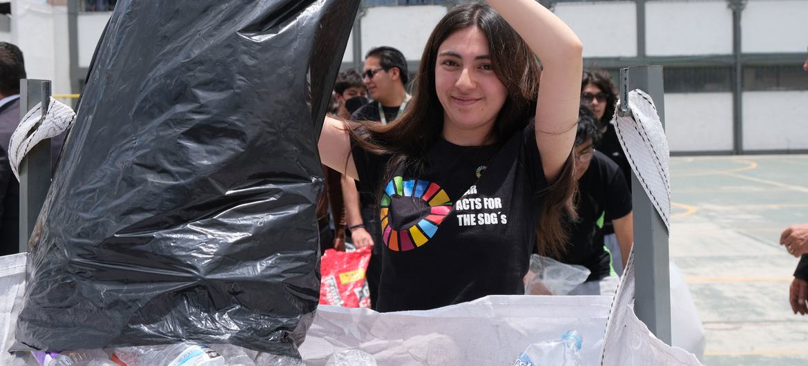 Universitarios mexicanos recogen más de 70 toneladas de plástico