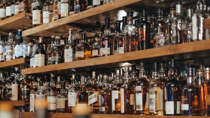 El impuesto al alcohol y las sodas en las Américas es demasiado bajo: el cuerpo paga lo que falta